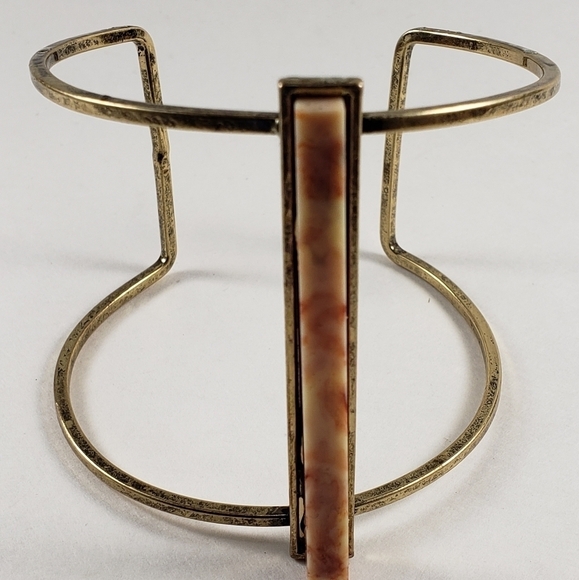 Gold Bracelet - Cuff Design w/ Mable piece on top - Rare Design Women's Jewelry - Picture 5 of 5